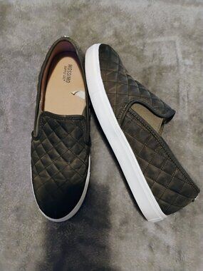 Mossimo Olive Quilted Slip On Sneakers Size 9
